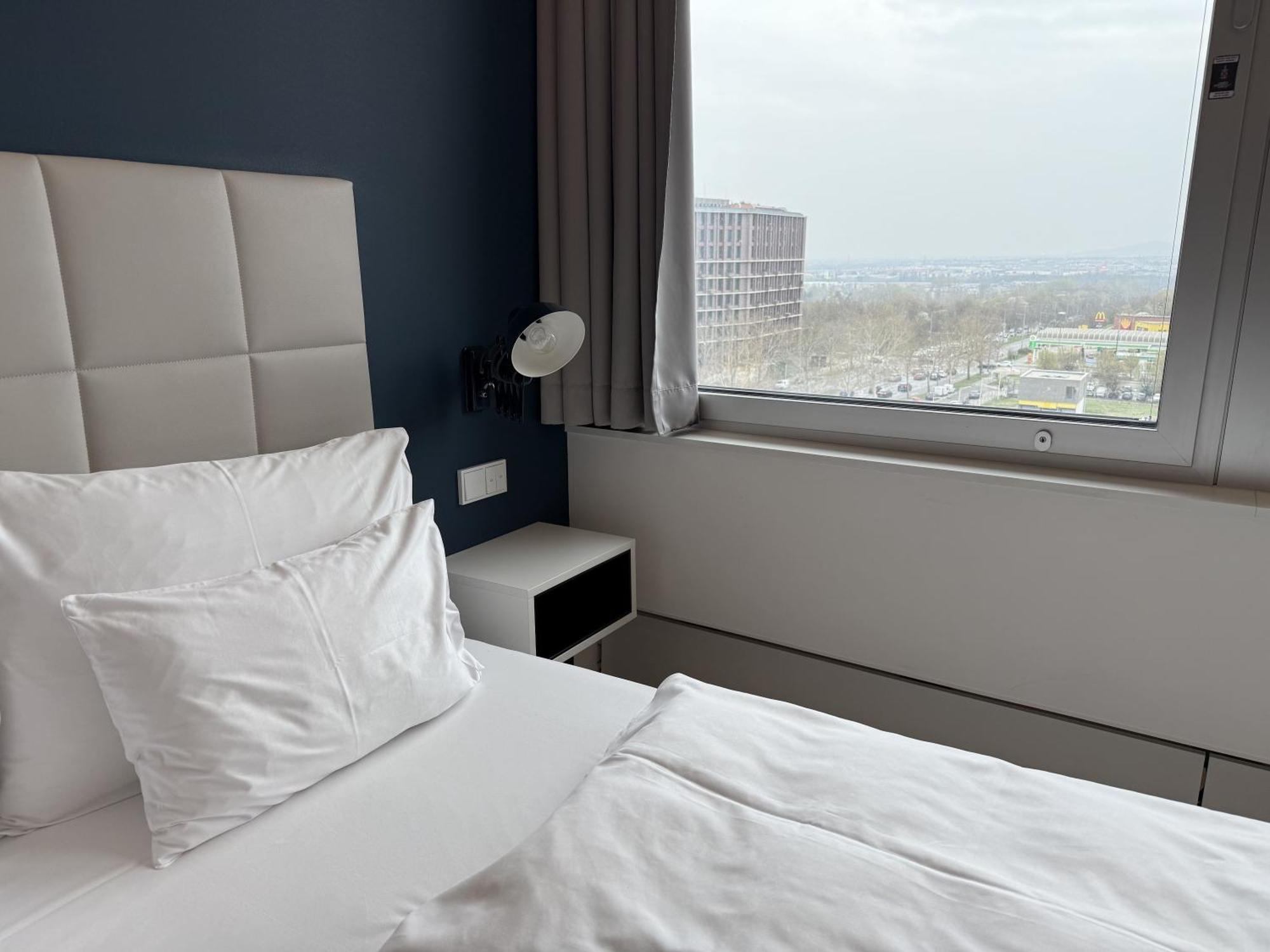Penthouse-flair With Skyline-view Apartment Wien