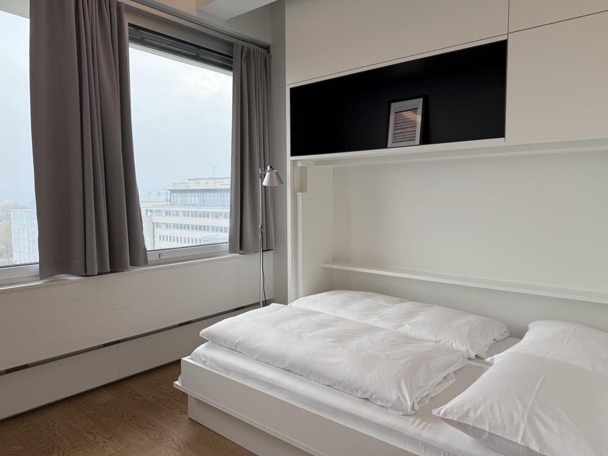 Penthouse-flair With Skyline-view Apartment Wien